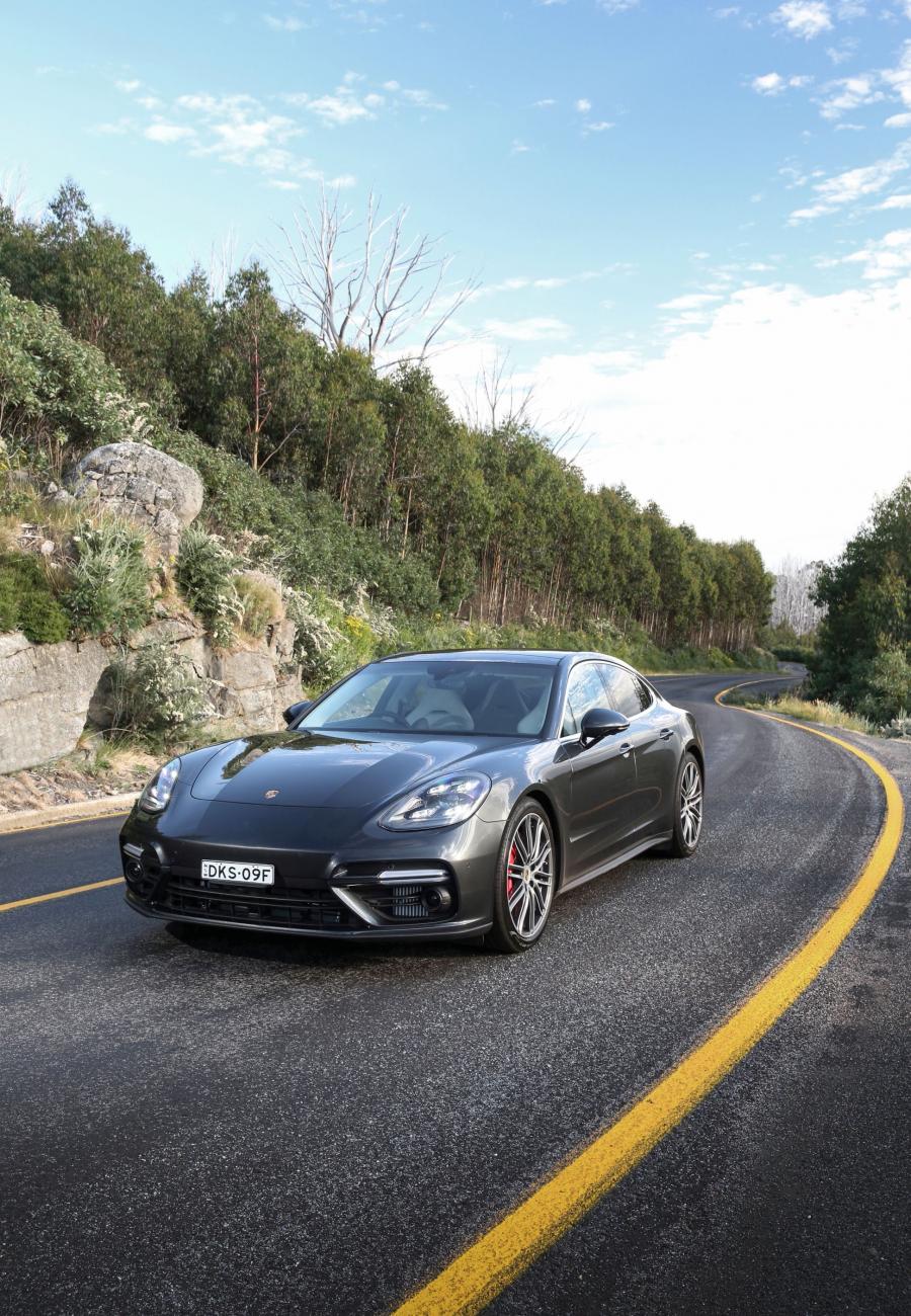  Porsche Panamera Turbo 2017 года  (AU) (фото 11 из 16)